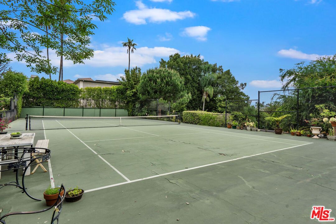 Exterior, Tennis Courts