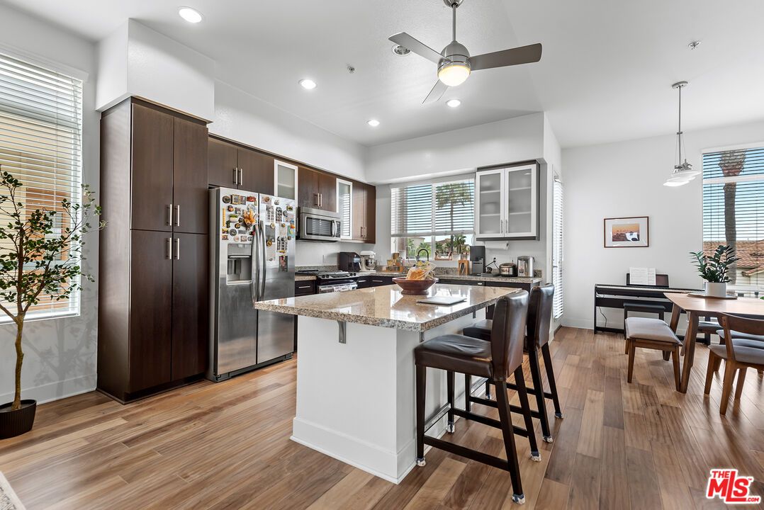 Dining room, Interior, Kitchen, Pendant Lights, Recessed Lighting, Wood Texture Flooring