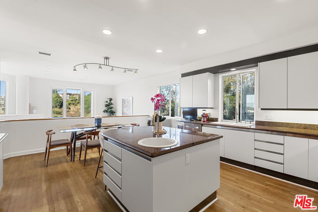 Dining room, Interior, Kitchen, Recessed Lighting, Wood Texture Flooring