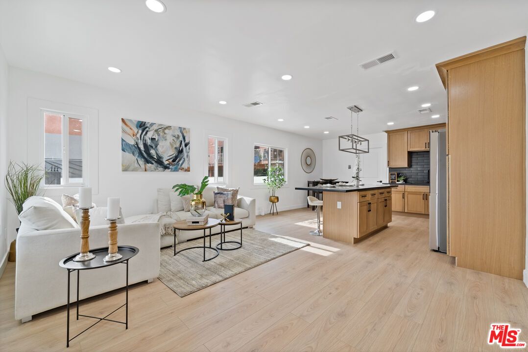 Dining room, Interior, Kitchen, Living room, Pendant Lights, Recessed Lighting, Wood Texture Flooring