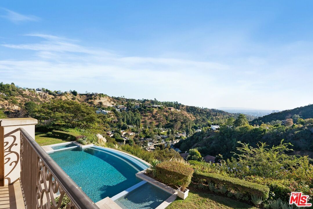 Exterior, Pool, Other
