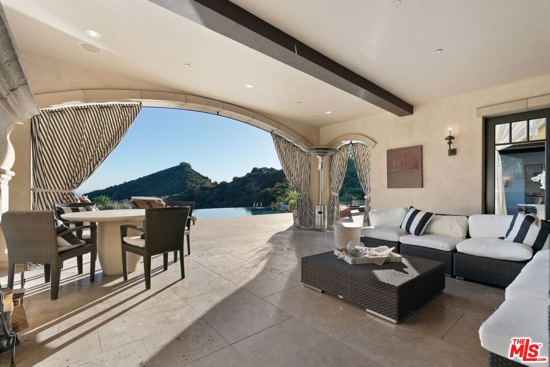 Exterior, Pool, Recessed Lighting