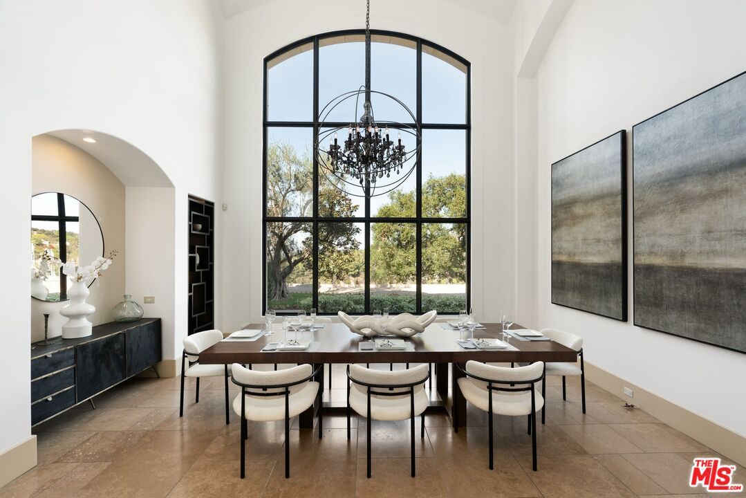 Chandelier, Dining room, Interior, Recessed Lighting