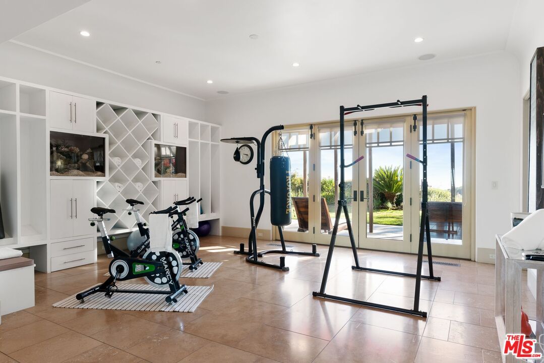 Fitness Equipment, Interior, Recessed Lighting