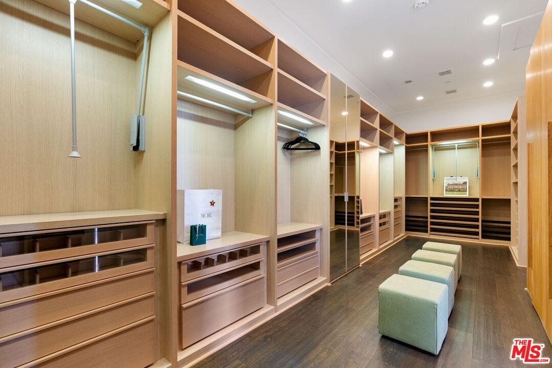 Interior, Recessed Lighting, Walk-in Closets, Wood Texture Flooring