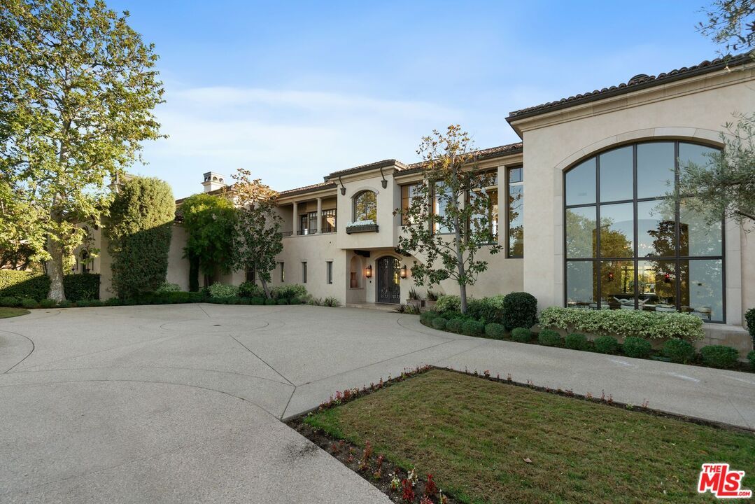 Backyard, Exterior, Facade, Mediterranean