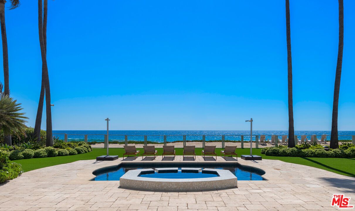 Exterior, Pool, Water