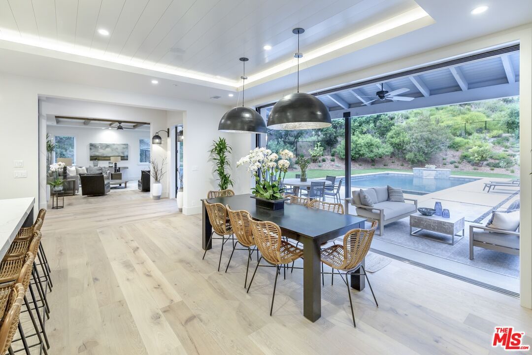 Dining room, Interior, Living room, Pendant Lights, Recessed Lighting, Wood Texture Flooring