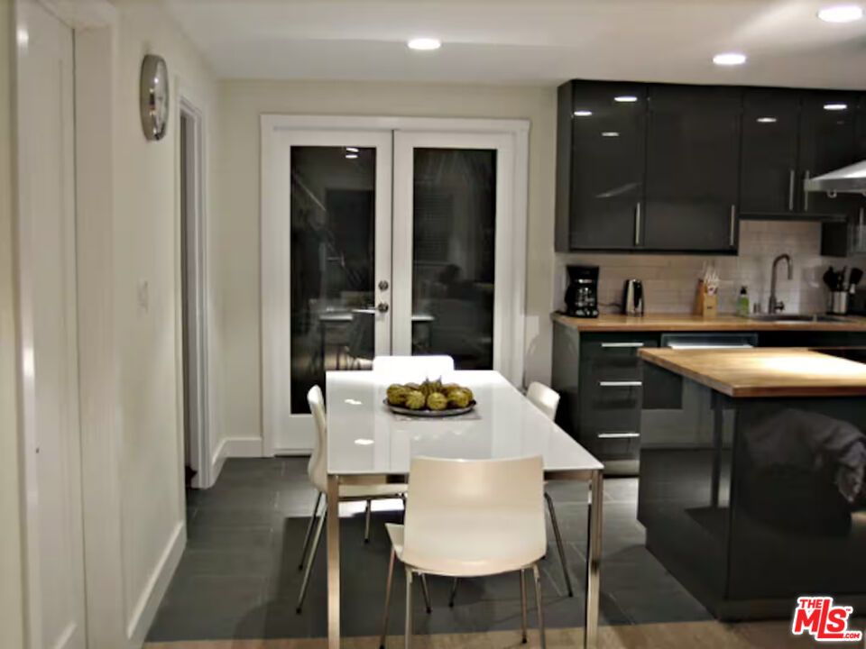 Dining room, Interior, Kitchen, Recessed Lighting, Wood Texture Flooring