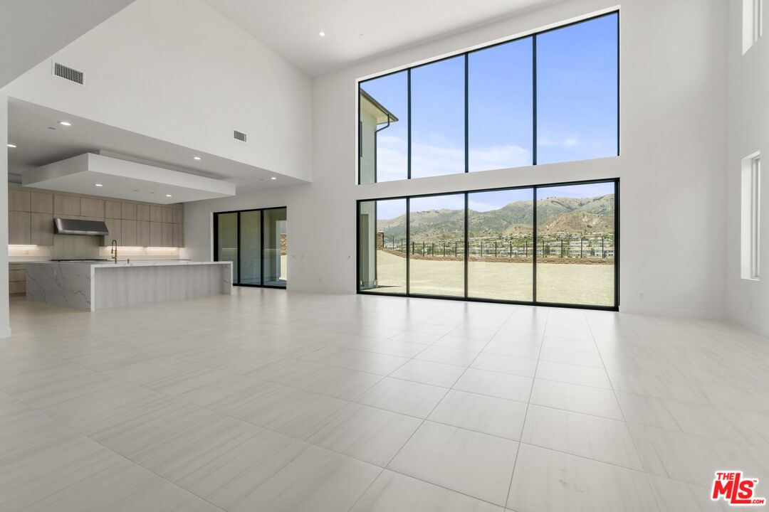 Empty room, Interior, Kitchen, Recessed Lighting