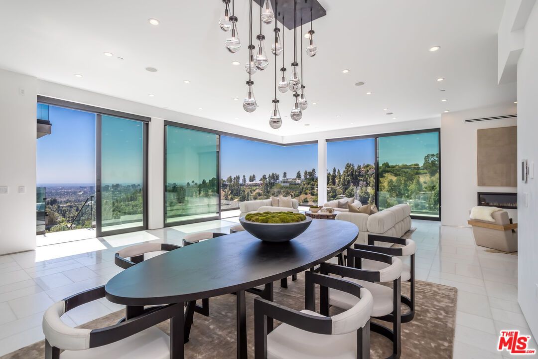 Dining room, Interior, Pendant Lights, Recessed Lighting