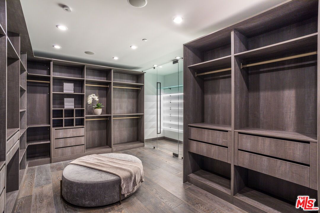 Interior, Recessed Lighting, Walk-in Closets, Wood Texture Flooring