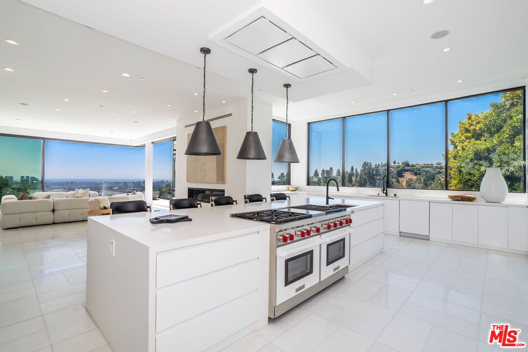 Interior, Kitchen, Living room, Pendant Lights, Recessed Lighting, Stainless Steel Appliances