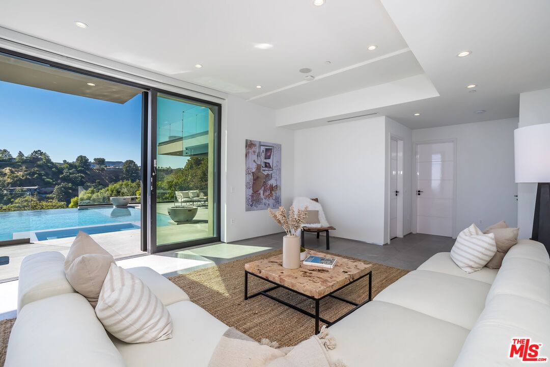 Interior, Living room, Recessed Lighting, Water