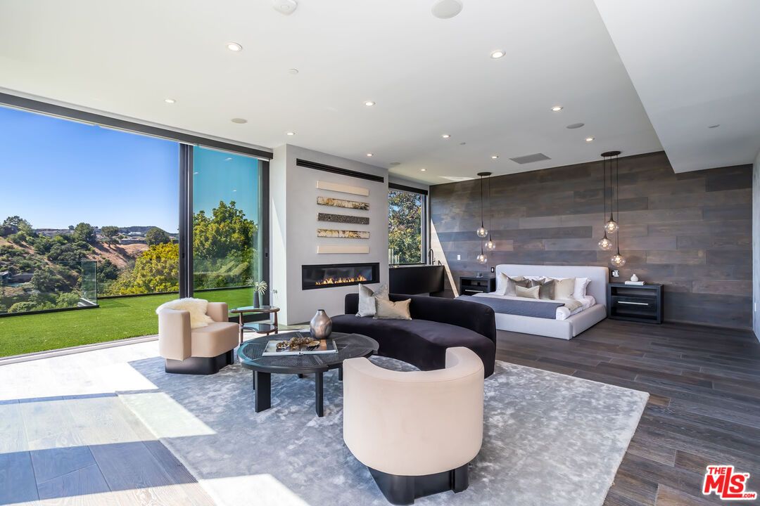 Fireplace, Interior, Living room, Pendant Lights, Recessed Lighting, Wood Texture Flooring