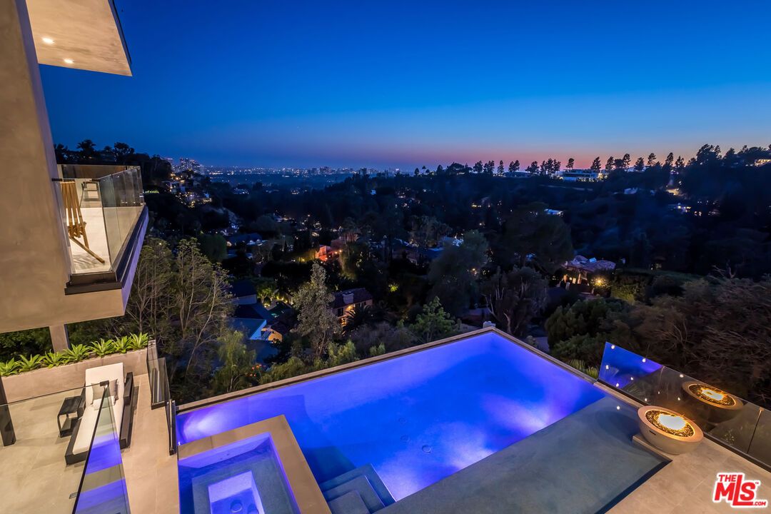 Exterior, Pool, Other