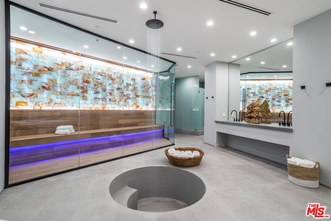Bathroom, Glass Shower, Interior, Pendant Lights, Recessed Lighting