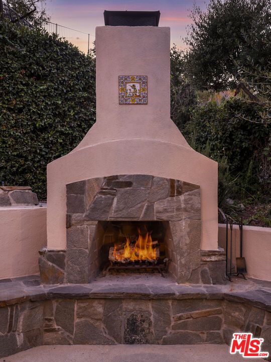 Exterior, Fireplace