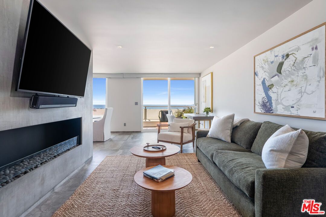 Fireplace, Interior, Living room, Recessed Lighting, Water