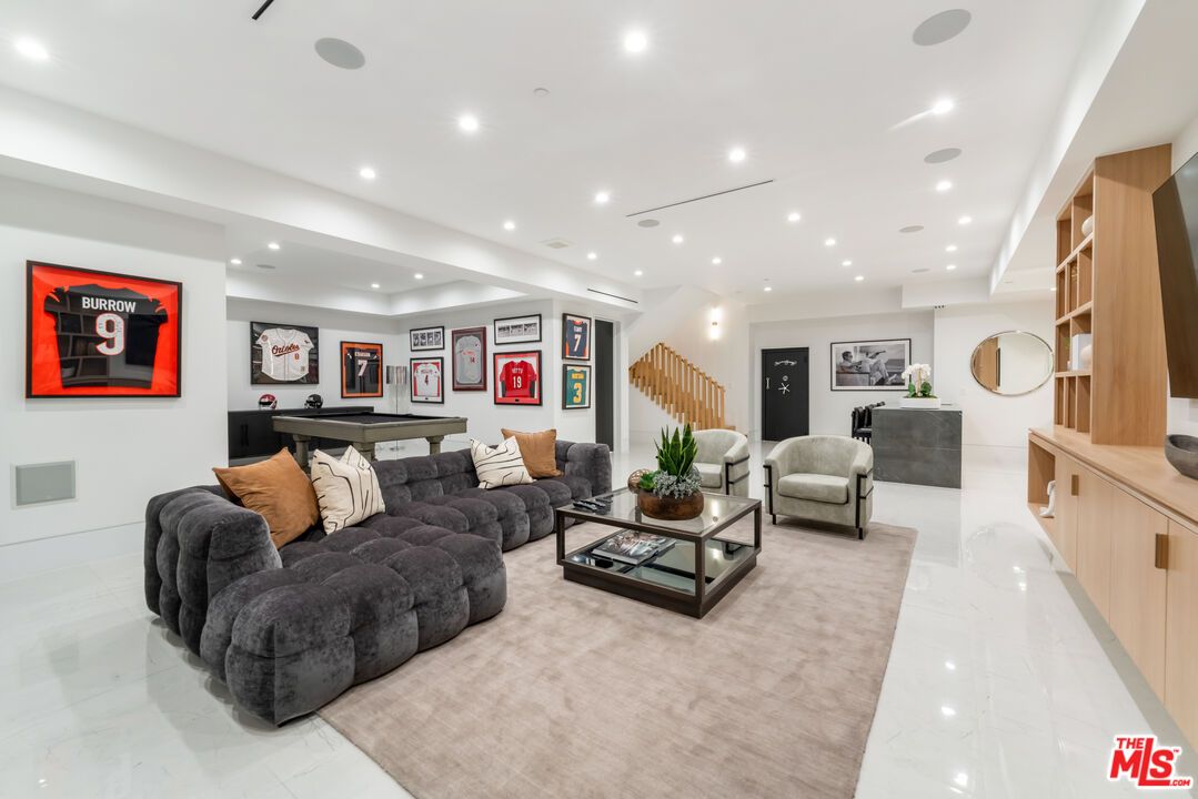 Billiard Table, Game Room, Interior, Living room, Marble, Recessed Lighting