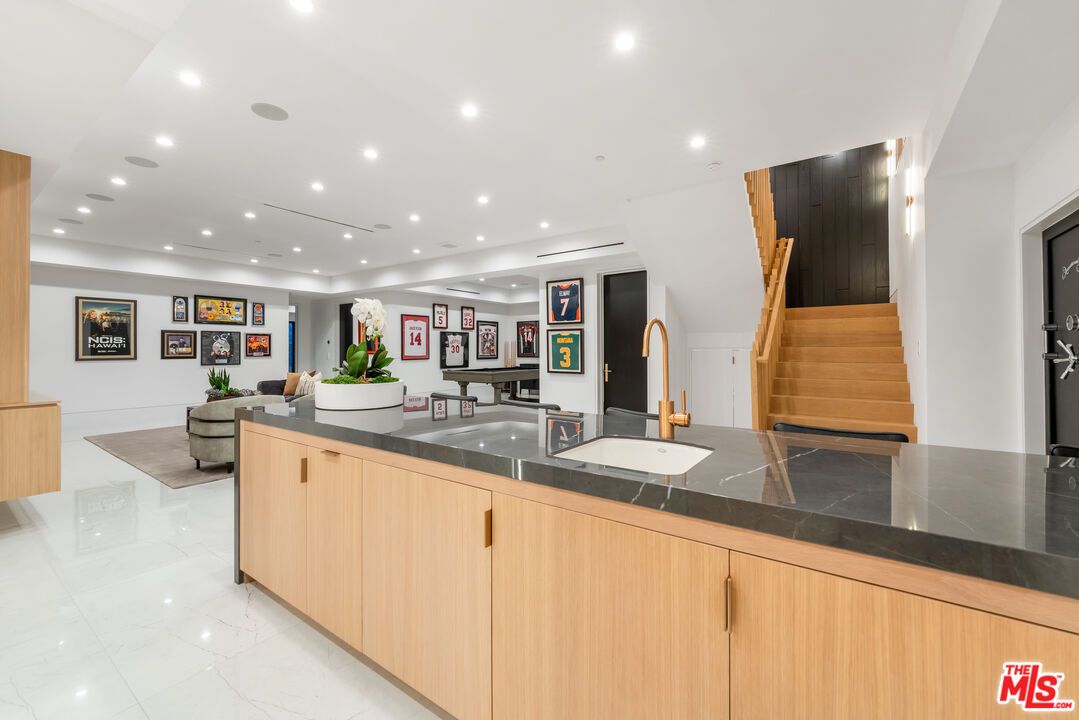 Interior, Marble, Recessed Lighting