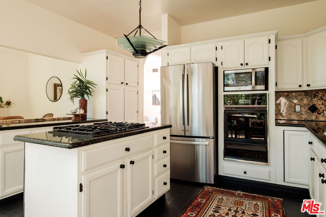 Interior, Kitchen, Pendant Lights, Stainless Steel Appliances