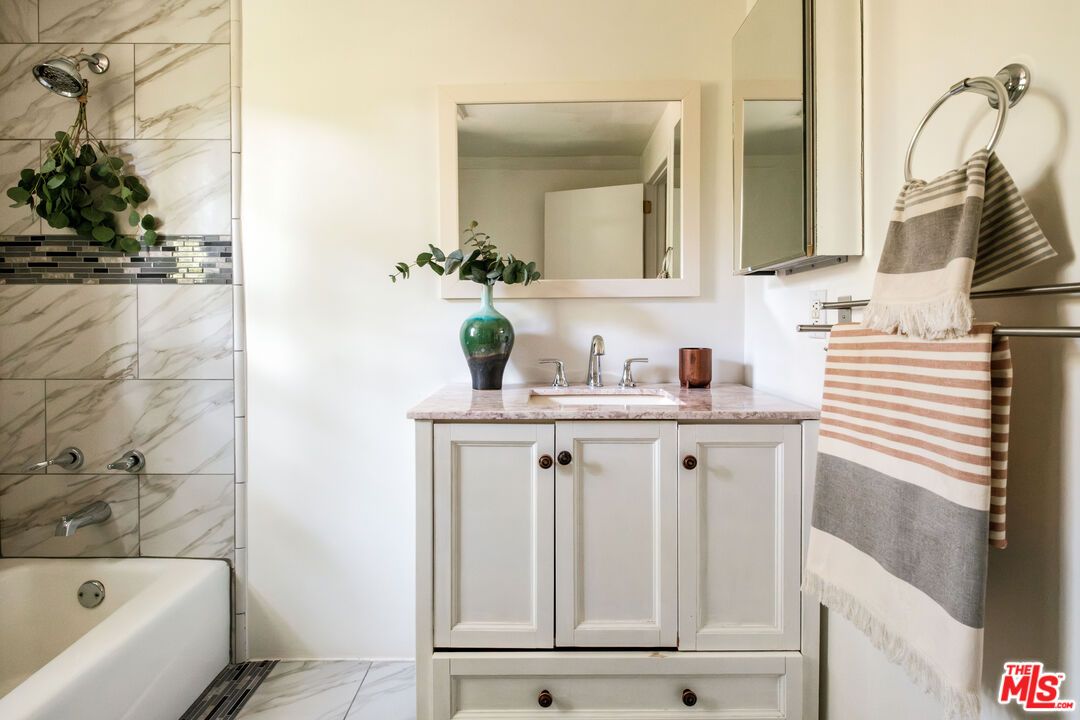 Bathroom, Interior, Marble, Marble Walls