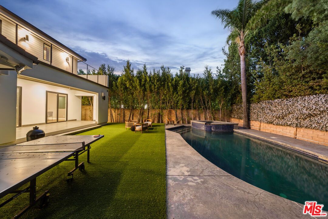 Backyard, Exterior, Pool