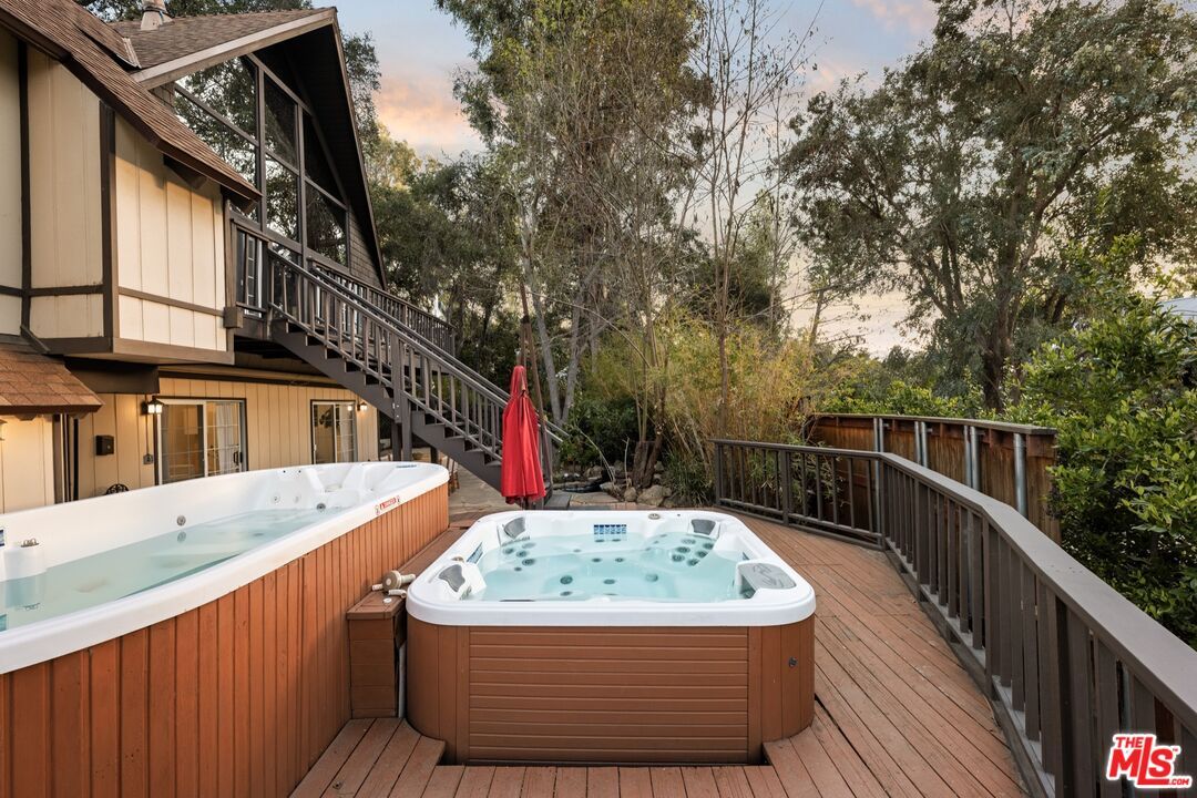 Exterior, Hot Tub