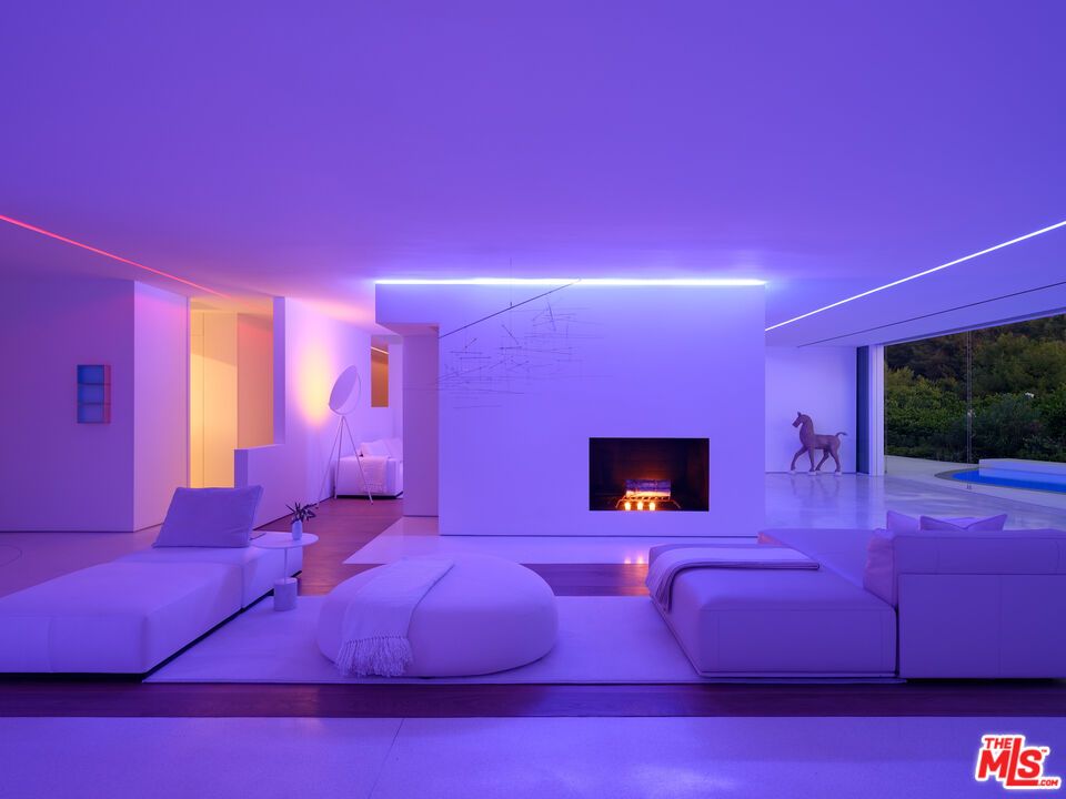 Exterior, Fireplace, Pool
