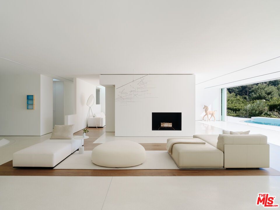 Fireplace, Interior, Living room