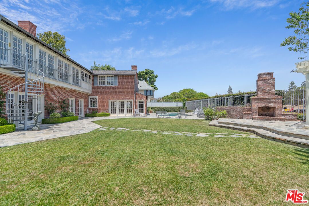 Backyard, Exterior, Fireplace