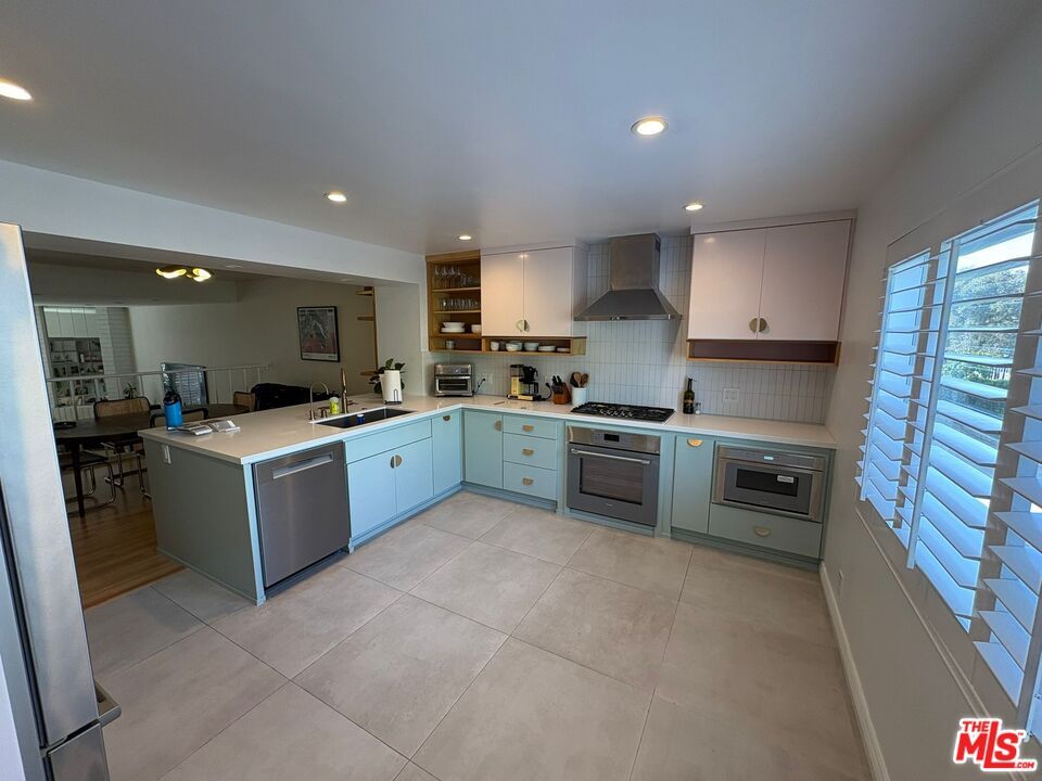 Dining room, Interior, Kitchen, Recessed Lighting, Stainless Steel Appliances