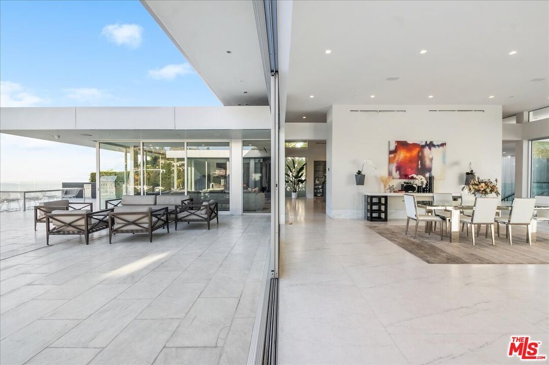 Exterior, Recessed Lighting, Water