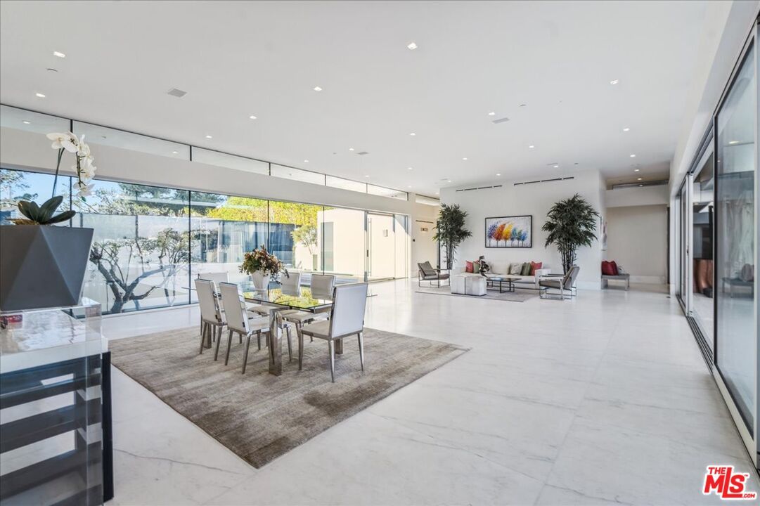 Dining room, Interior, Living room, Marble, Pendant Lights, Recessed Lighting
