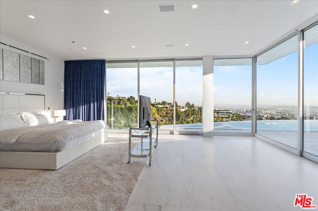 Bedroom, Interior, Marble, Recessed Lighting, Water