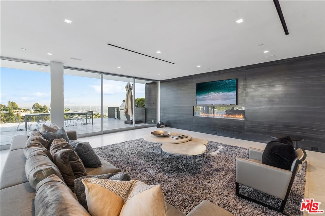 Fireplace, Interior, Living room, Recessed Lighting