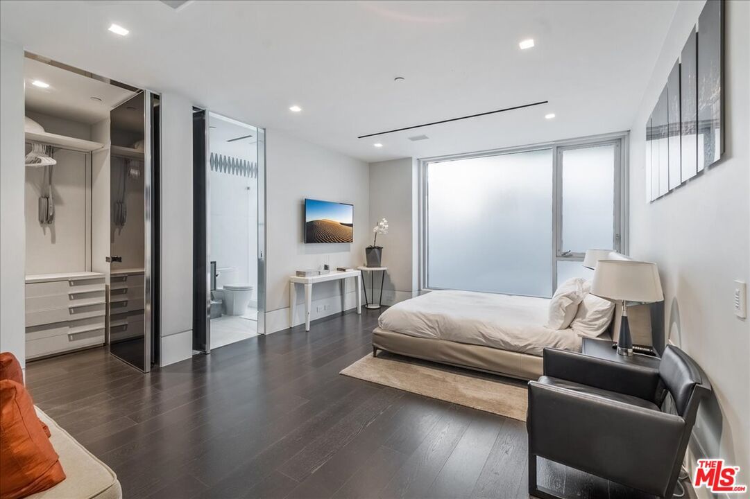 Bathroom, Bedroom, Interior, Recessed Lighting, Wood Texture Flooring