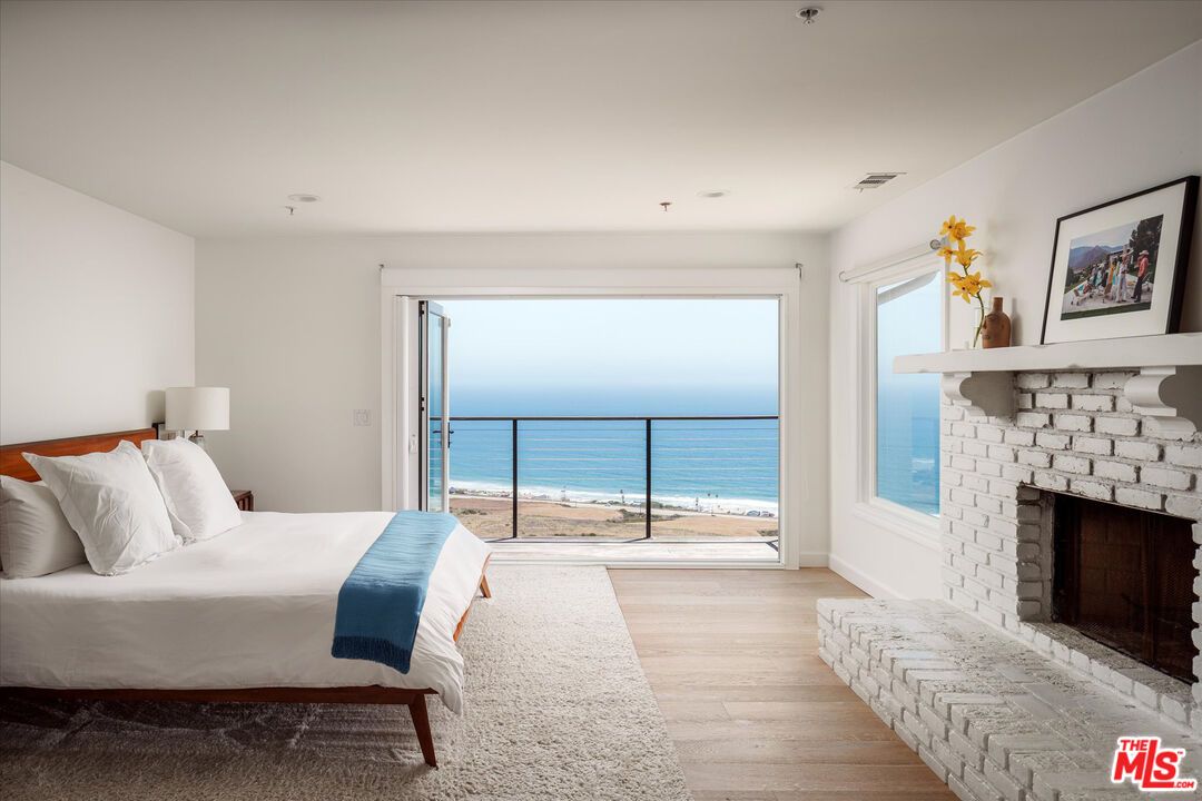 Bedroom, Fireplace, Interior, Water, Wood Texture Flooring