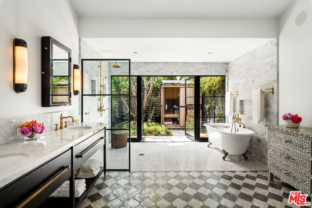 Bathroom, Free Standing Baths, Interior, Recessed Lighting