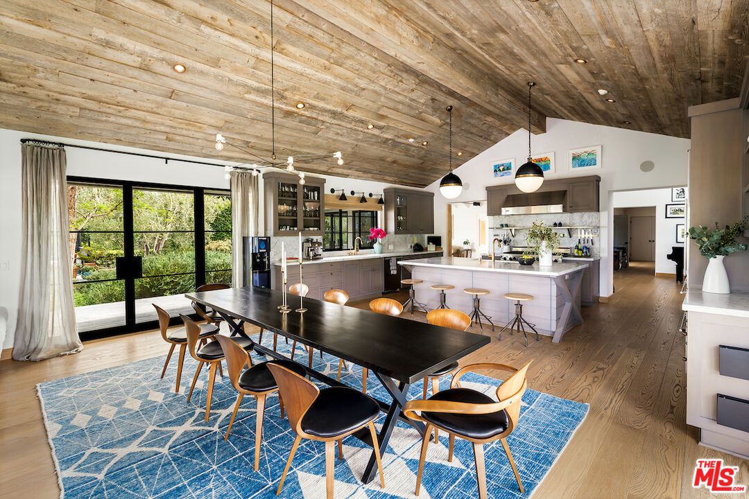 Dining room, Interior, Kitchen, Pendant Lights, Recessed Lighting, Wooden Ceilings, Wood Texture Flooring