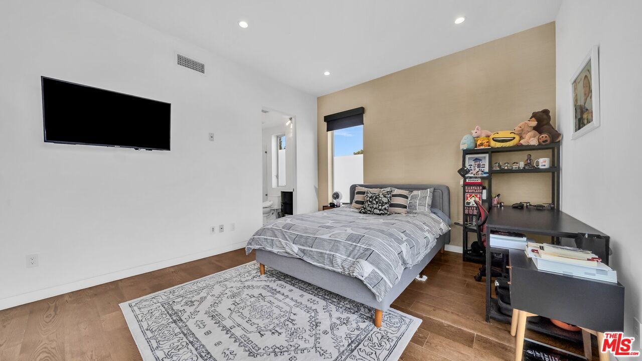 Bedroom, Home Office, Interior, Recessed Lighting, Wood Texture Flooring