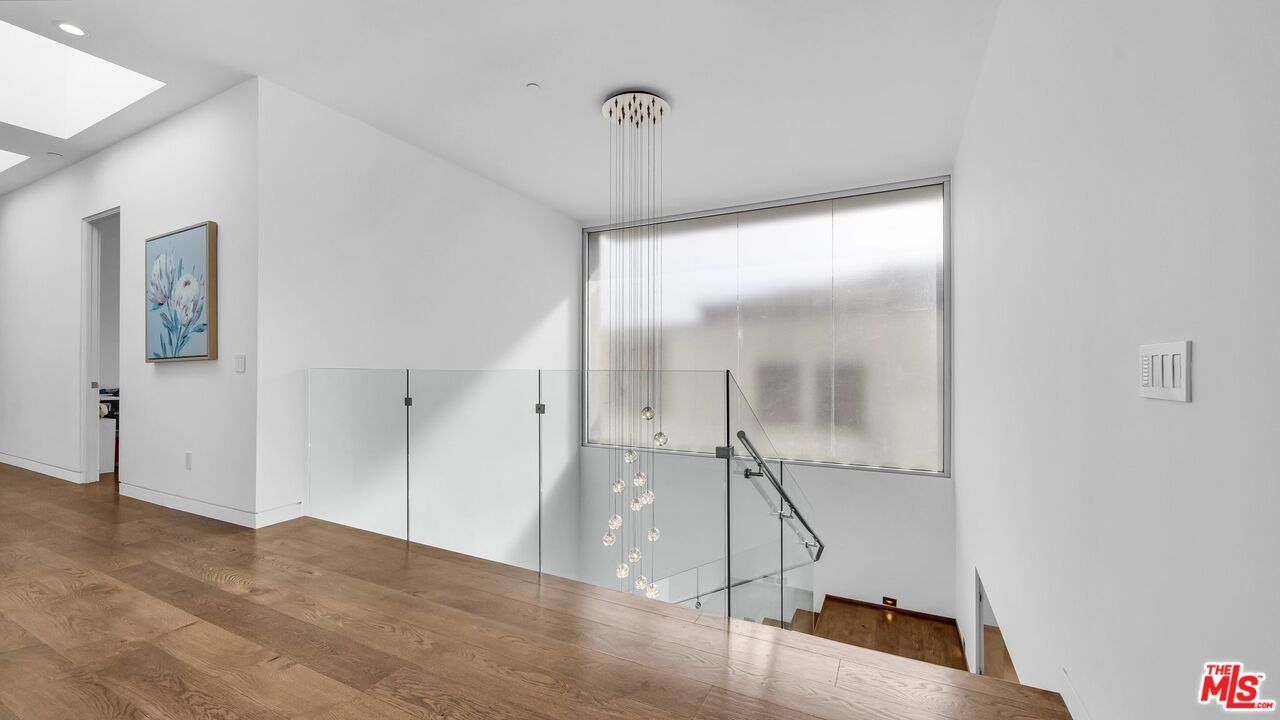 Interior, Pendant Lights, Recessed Lighting, Wood Texture Flooring