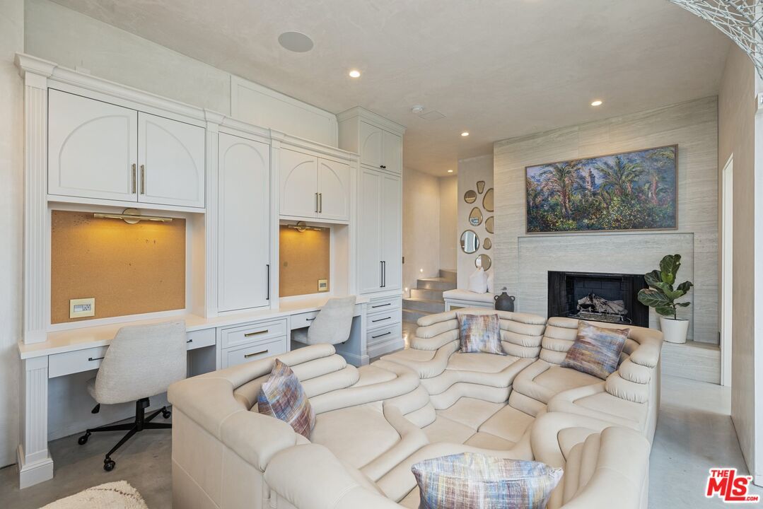 Fireplace, Interior, Living room, Recessed Lighting