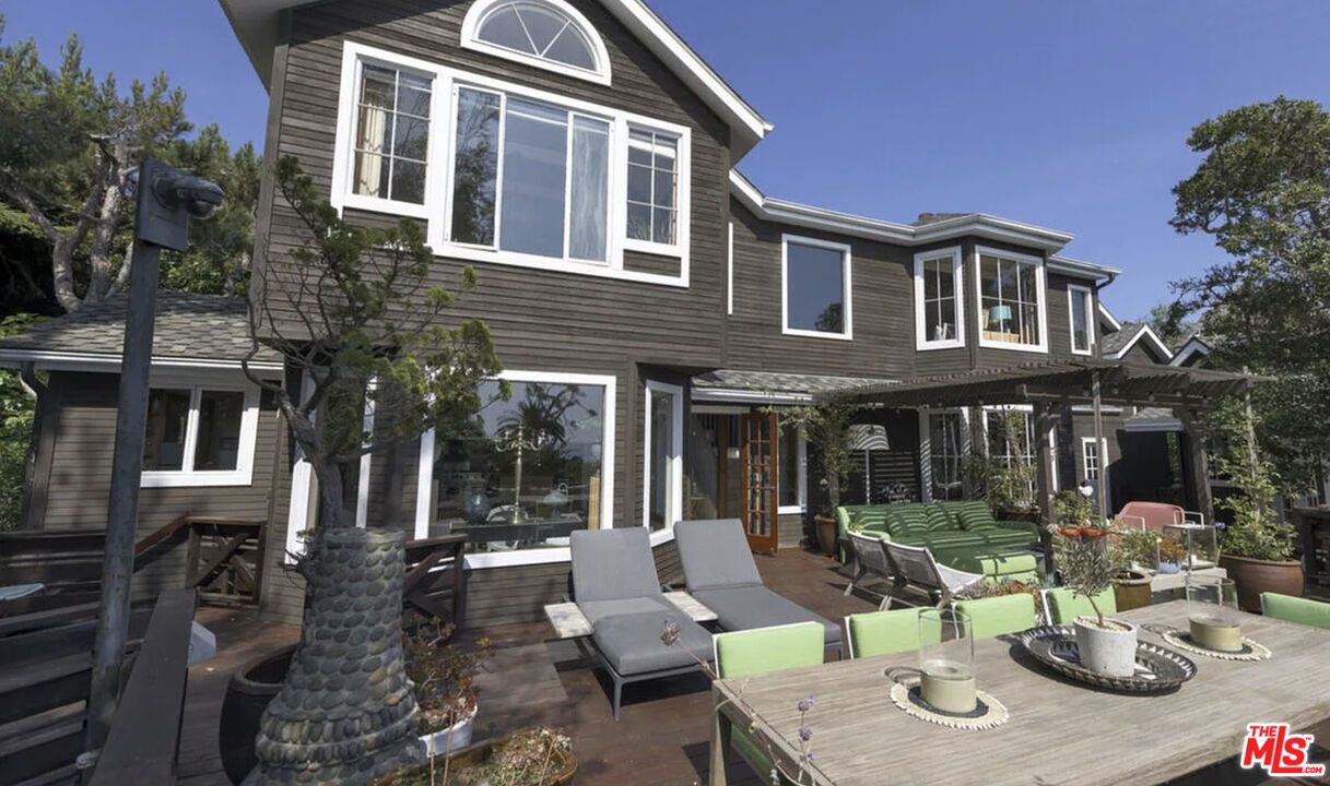 Exterior, Facade, Queen Anne Victorian