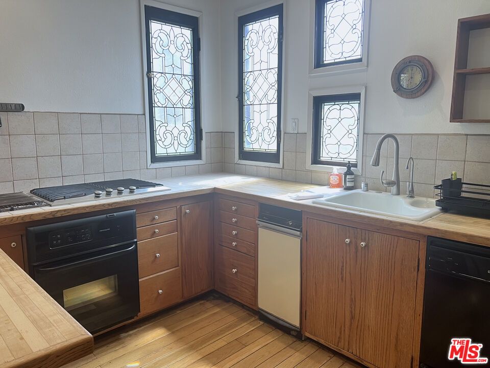 Interior, Kitchen, Wood Texture Flooring