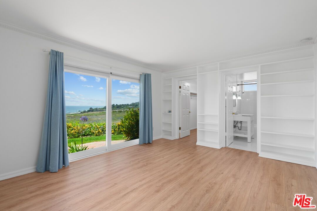 Dining room, Empty room, Interior, Water, Wood Texture Flooring