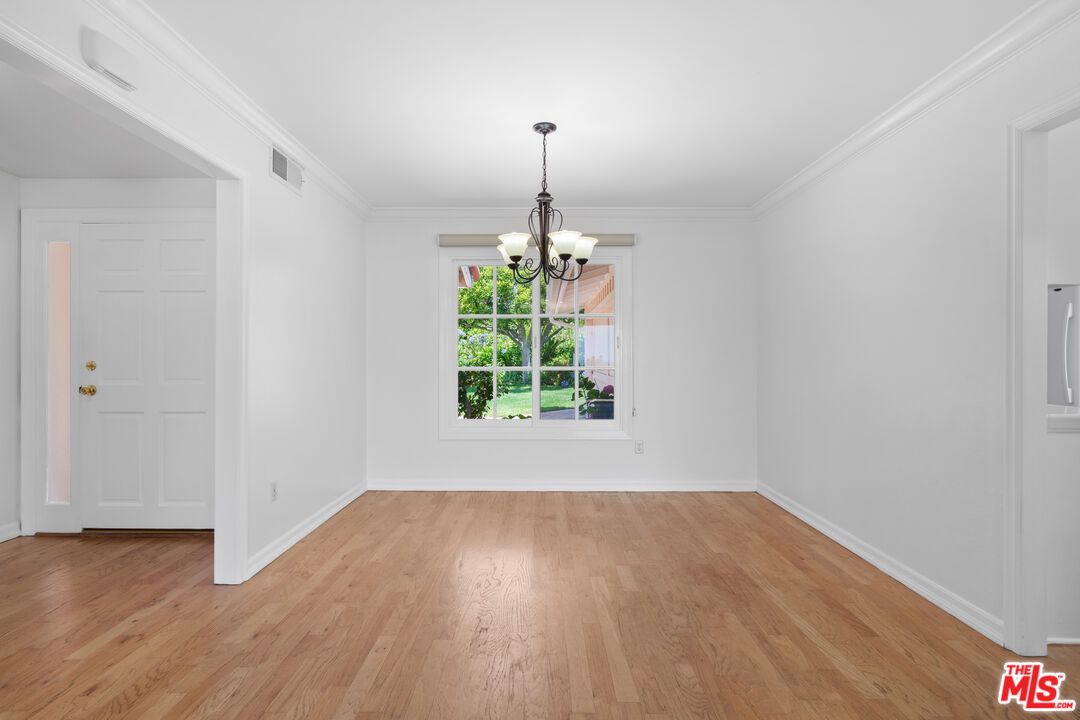 Chandelier, Empty room, Interior, Wood Texture Flooring