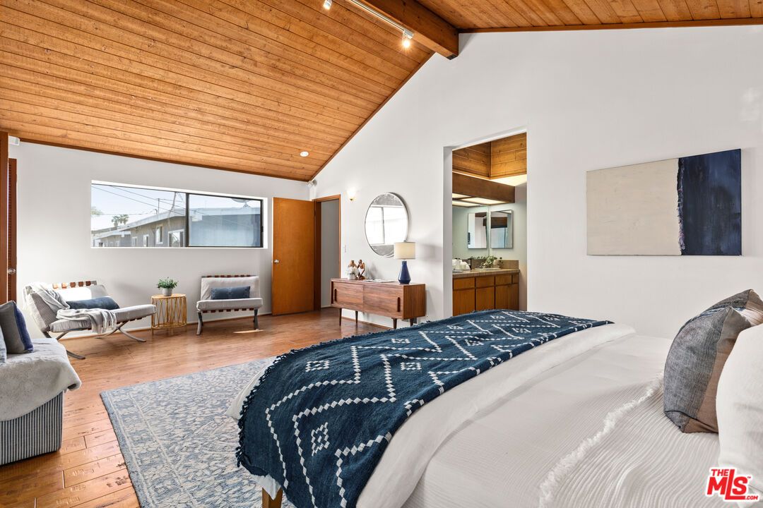 Bedroom, Interior, Recessed Lighting, Wooden Beams, Wooden Ceilings, Wood Texture Flooring
