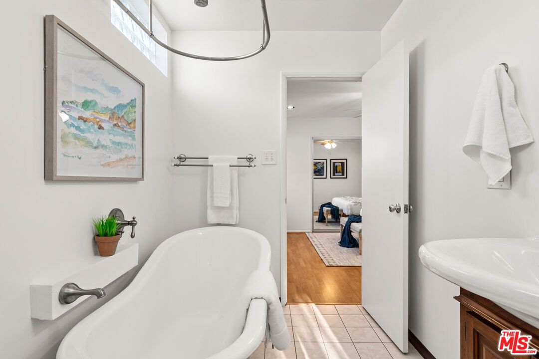 Bathroom, Free Standing Baths, Interior, Recessed Lighting, Wood Texture Flooring